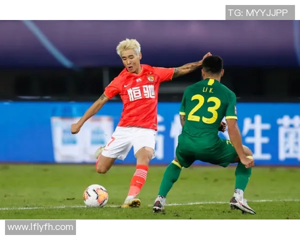 传奇对决再现足球魅力vs皇马元老队的荣耀与激情之战 传奇对决再现足球魅力vs皇马元老队的荣耀与激情之战