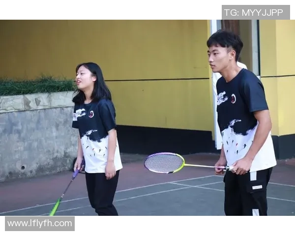 成都羽毛球队团队协作引发热议球员间配合与默契的争议探讨